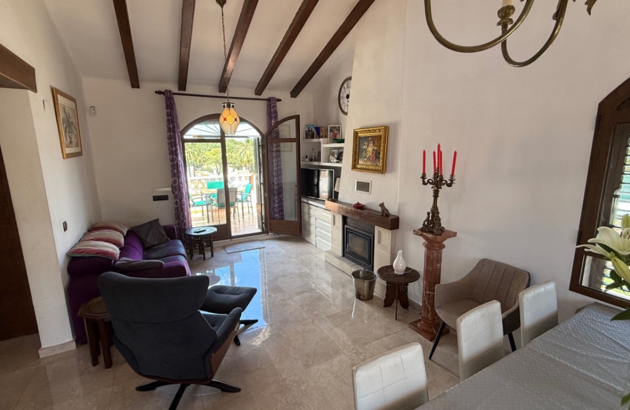 Reventa - Chalet Independiente - Orihuela