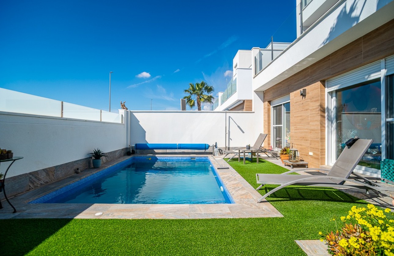 Reventa - Chalet Independiente - Pilar de la Horadada