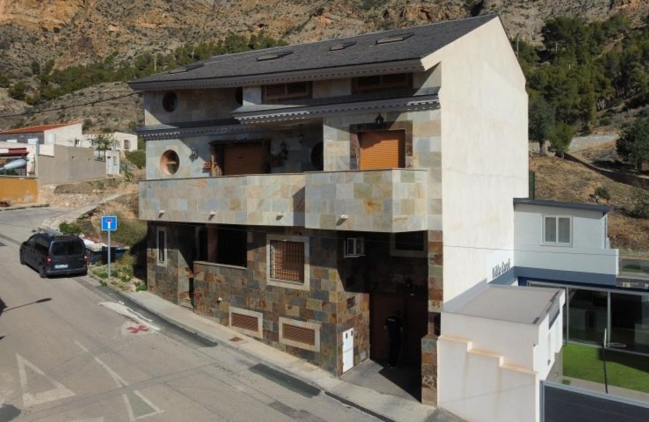 Reventa - Chalet Independiente - Redován