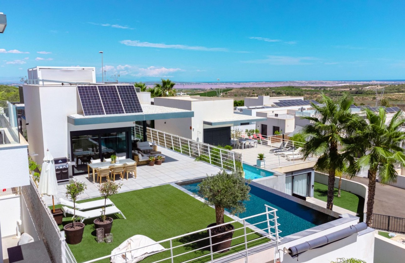 Reventa - Chalet Independiente - San Miguel de Salinas