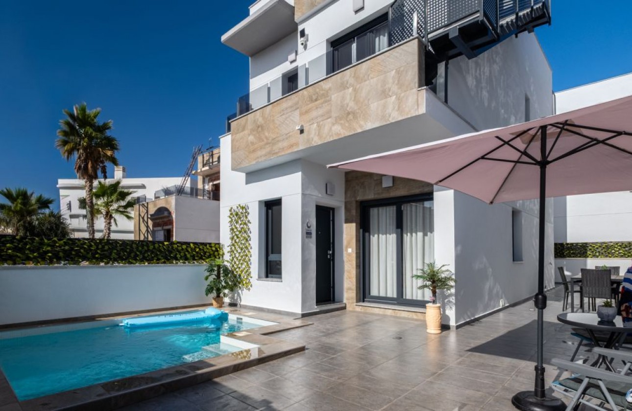 Reventa - Chalet Independiente - Torrevieja