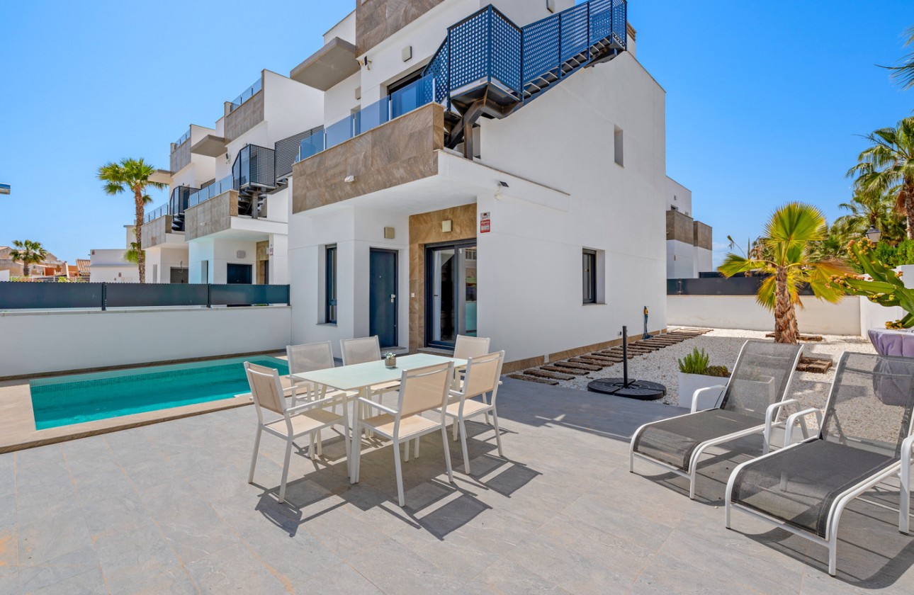 Reventa - Chalet Independiente - Torrevieja