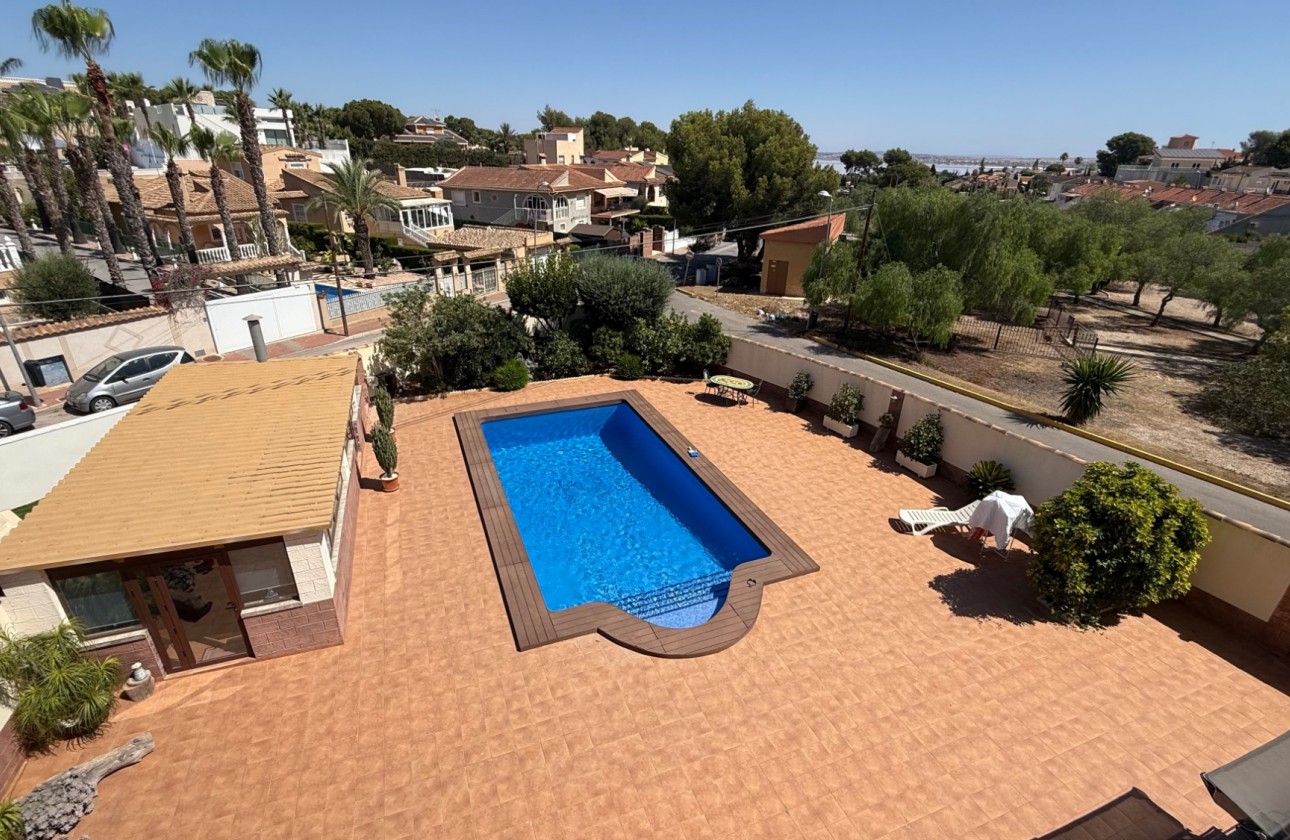 Reventa - Chalet Independiente - Torrevieja