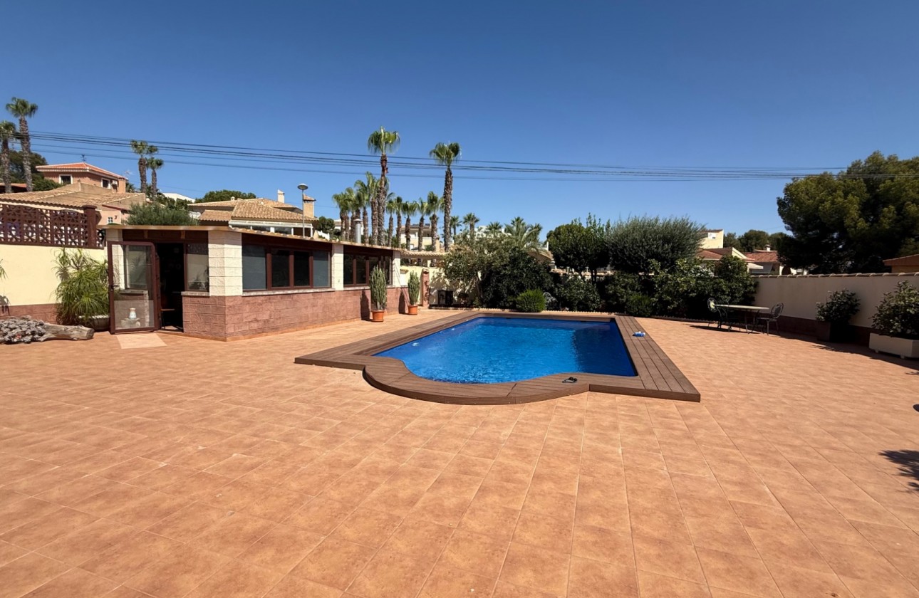 Reventa - Chalet Independiente - Torrevieja