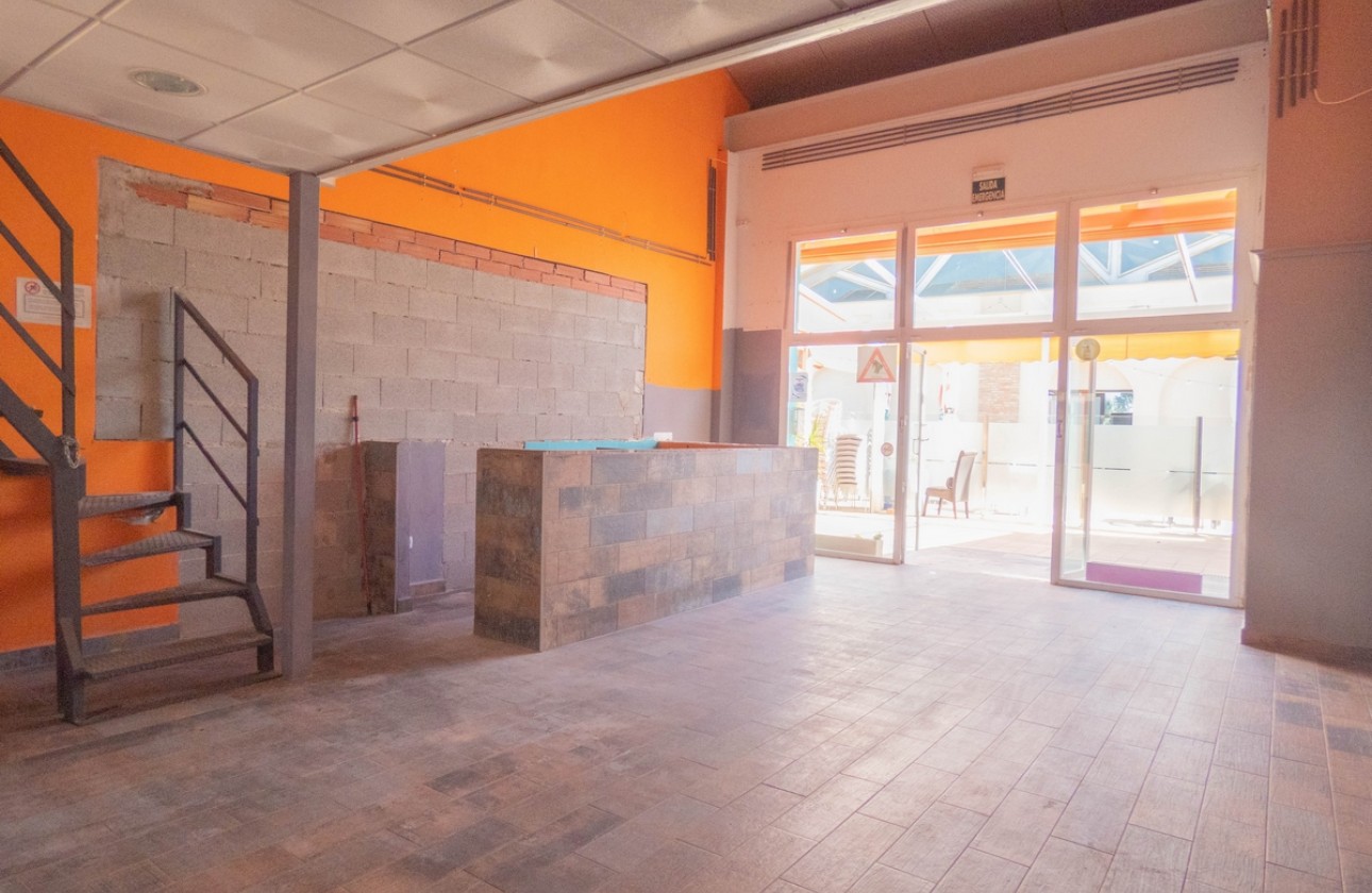 Reventa - Comercial - Algorfa