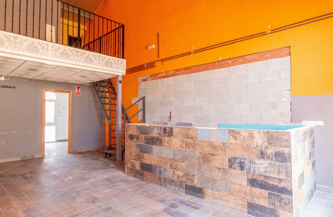 Reventa - Comercial - Algorfa