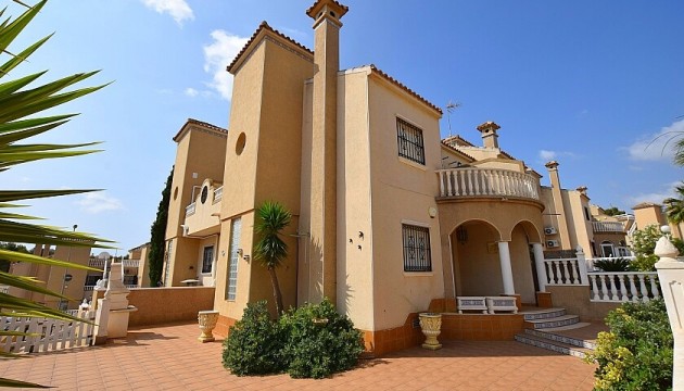 Semi Detached Villa - Herverkoop - Orihuela Costa - Villamartín