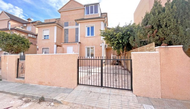 Semi Detached Villa - Videresalg - Orihuela Costa - La Zenia