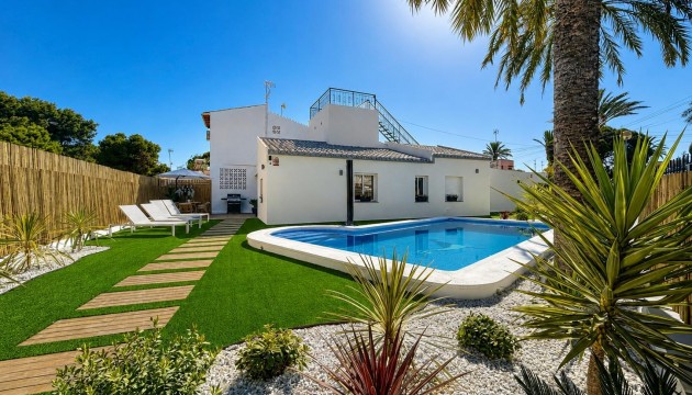 Semi Detached Villa - Wiederverkauf - Orihuela Costa - Punta Prima