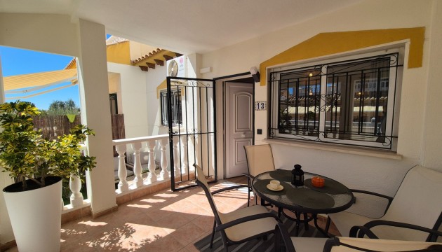 Stadthaus - Wiederverkauf - Alicante - La Florida