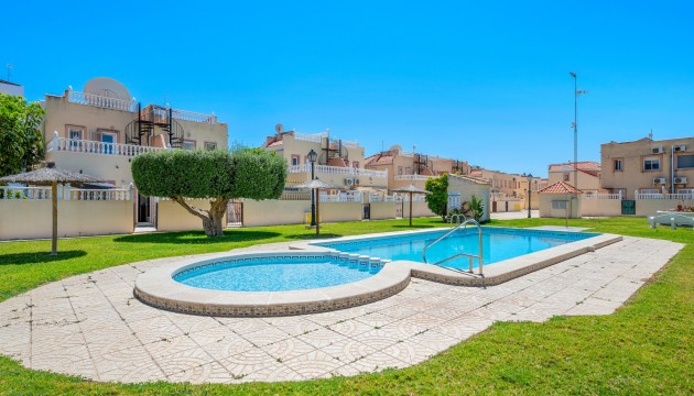 Stadthaus - Wiederverkauf - Orihuela Costa - La Zenia