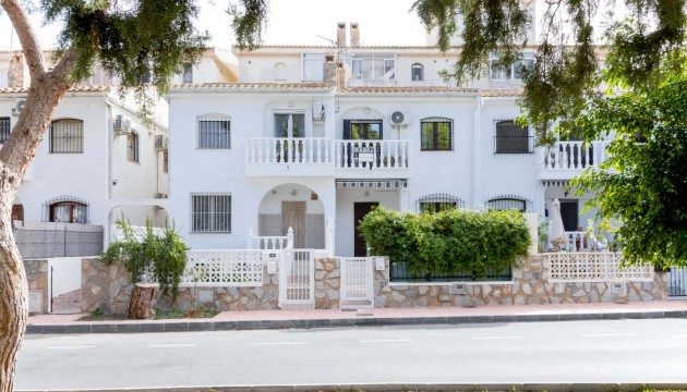 Stadthaus - Wiederverkauf - Orihuela Costa - La Zenia