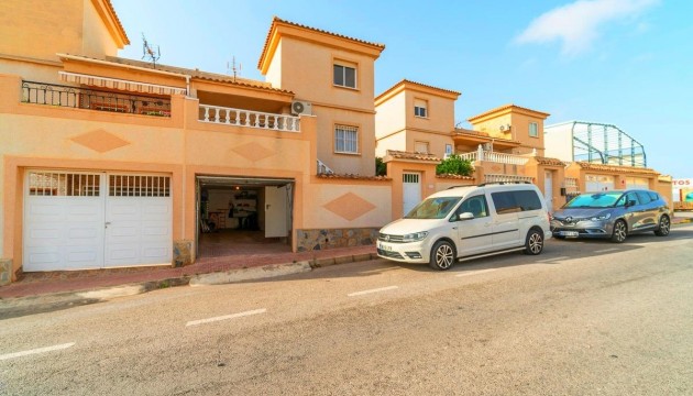 Stadthaus - Wiederverkauf - Torrevieja - Los Altos