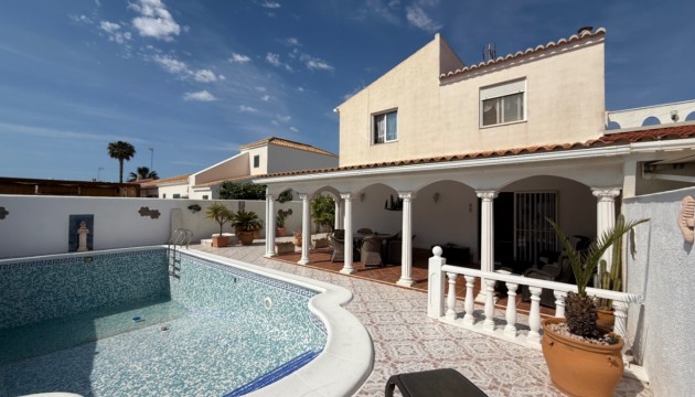 Townhouse - Resale - Torrevieja - Torrevieja