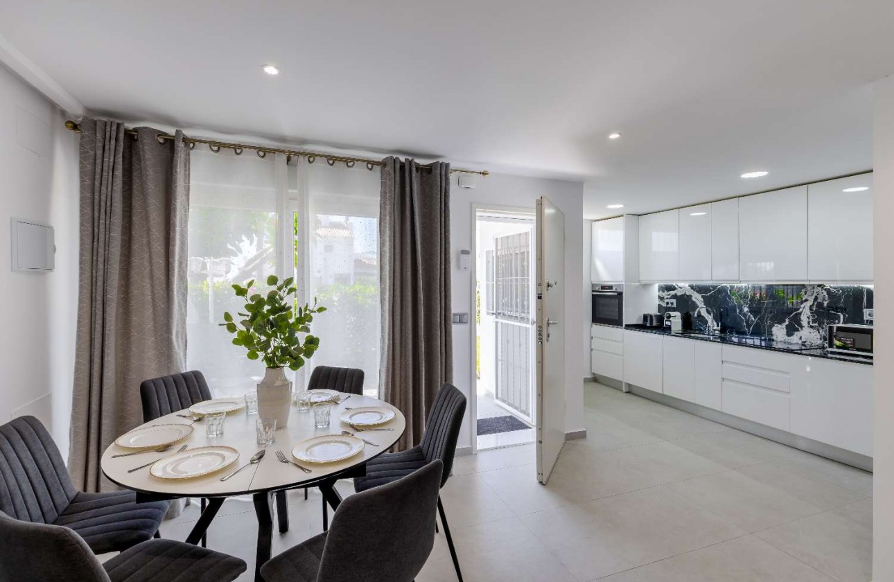 Videresalg - Bungalow - Orihuela - Orihuela Costa