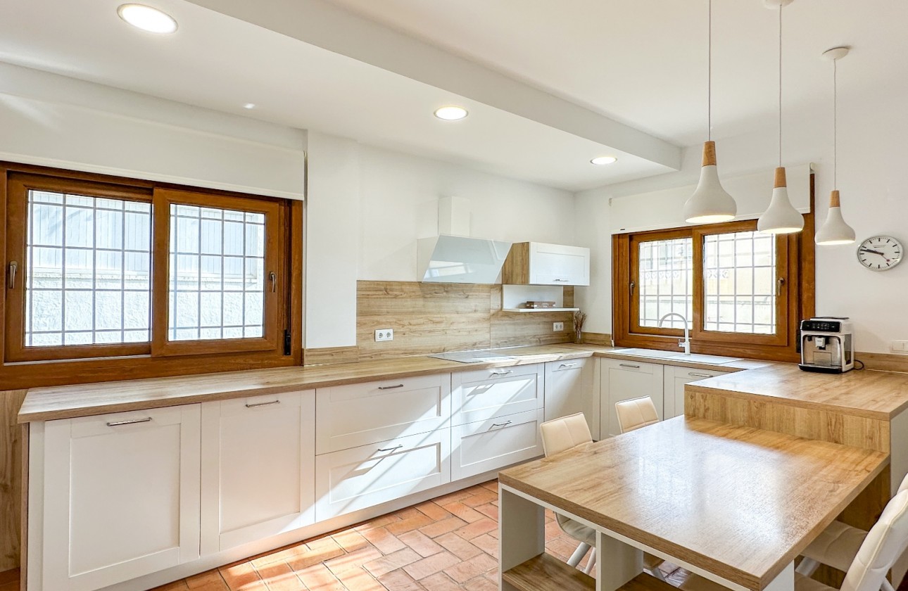 Videresalg - Detached Villa - Alicante - Campoamor