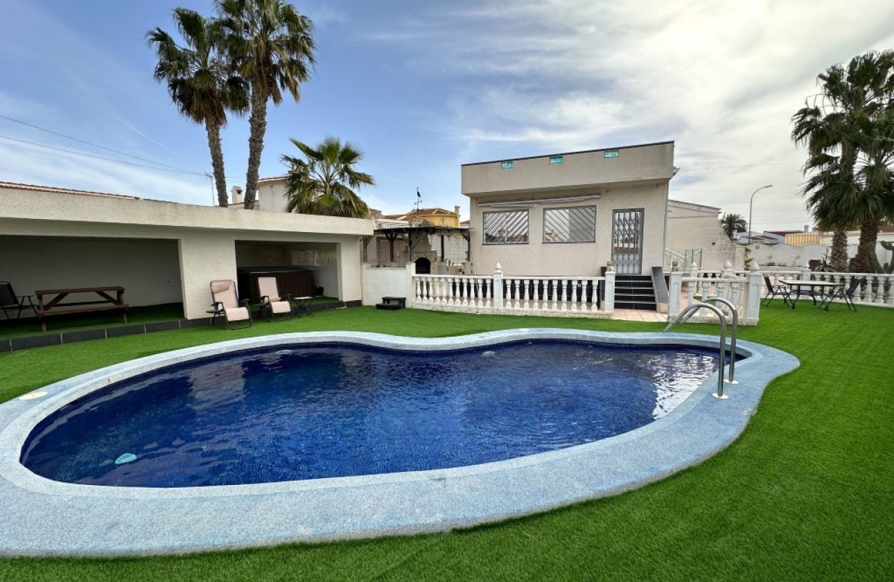 Videresalg - Detached Villa - Ciudad Quesada