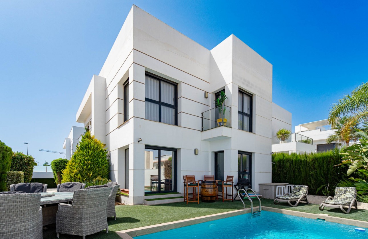 Videresalg - Detached Villa - Ciudad Quesada