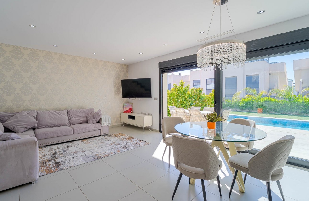 Videresalg - Detached Villa - Ciudad Quesada