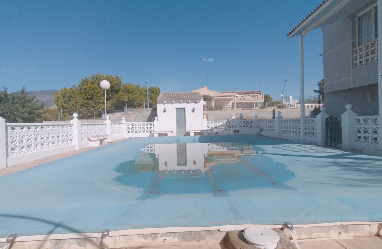 Videresalg - Detached Villa - Crevillente