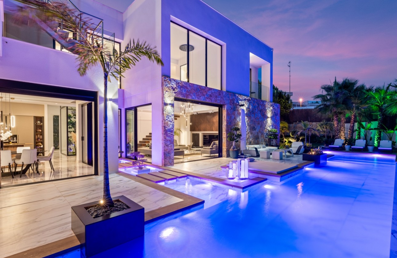 Videresalg - Detached Villa - Las Colinas Golf