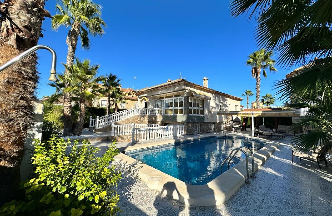 Videresalg - Detached Villa - Orihuela Costa - Benferri