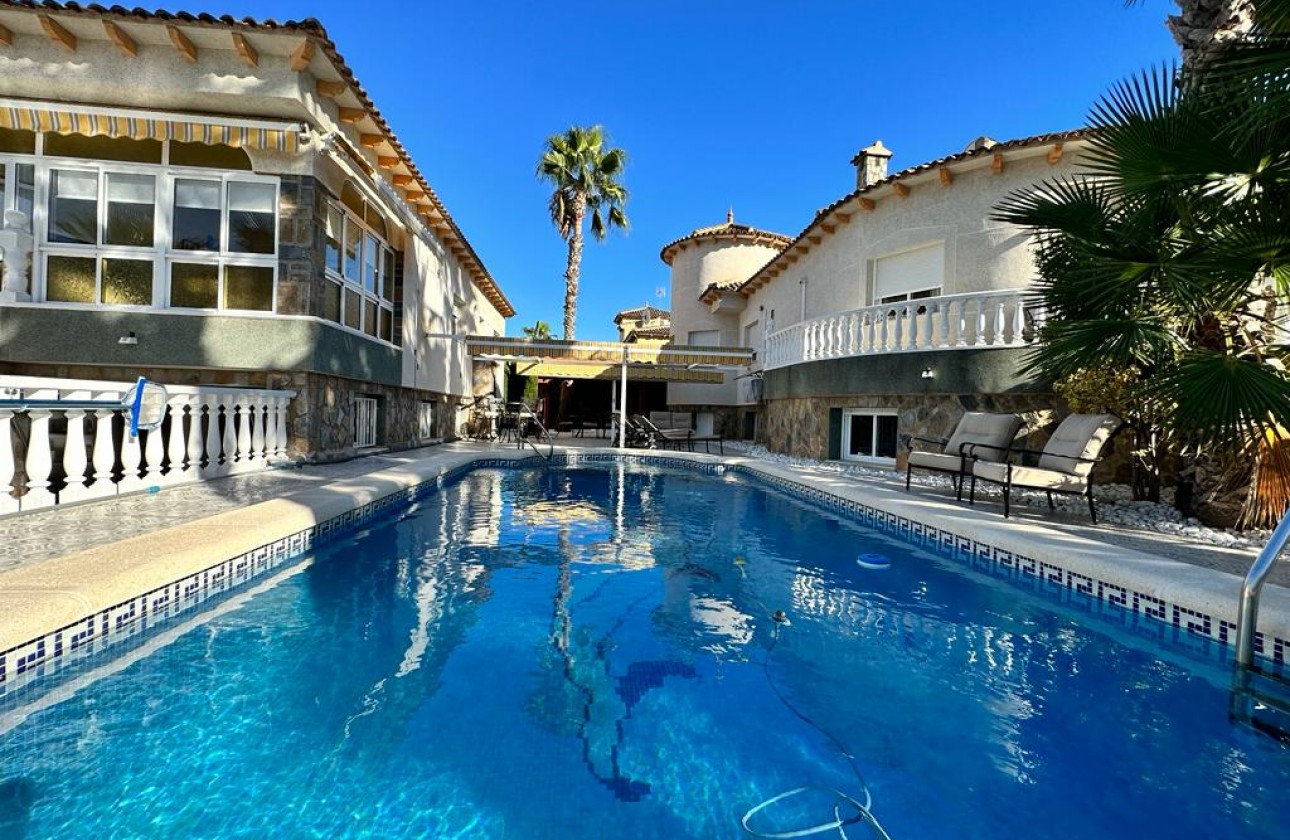 Videresalg - Detached Villa - Orihuela Costa - Benferri