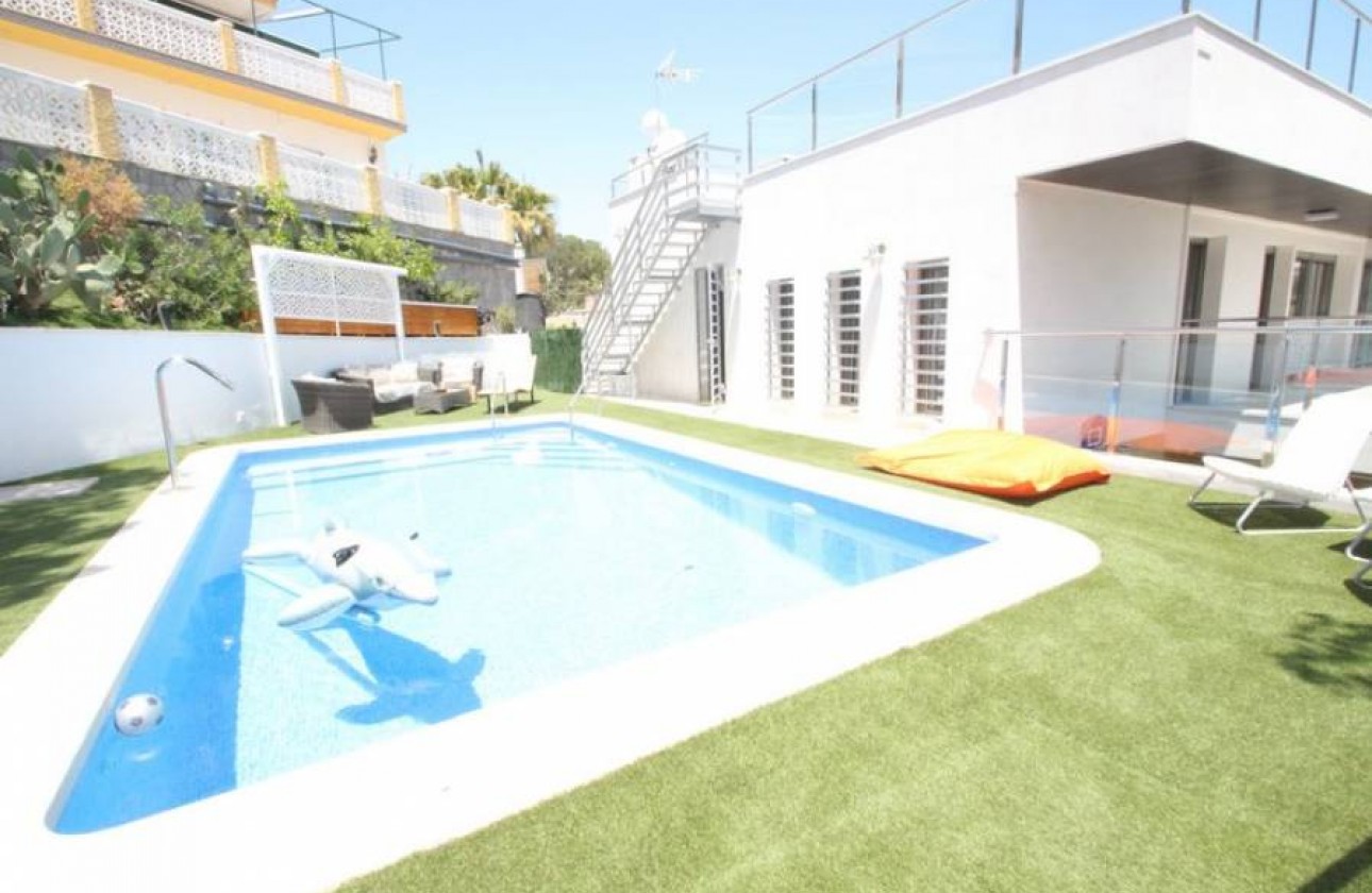 Videresalg - Detached Villa - Orihuela Costa - Campoamor