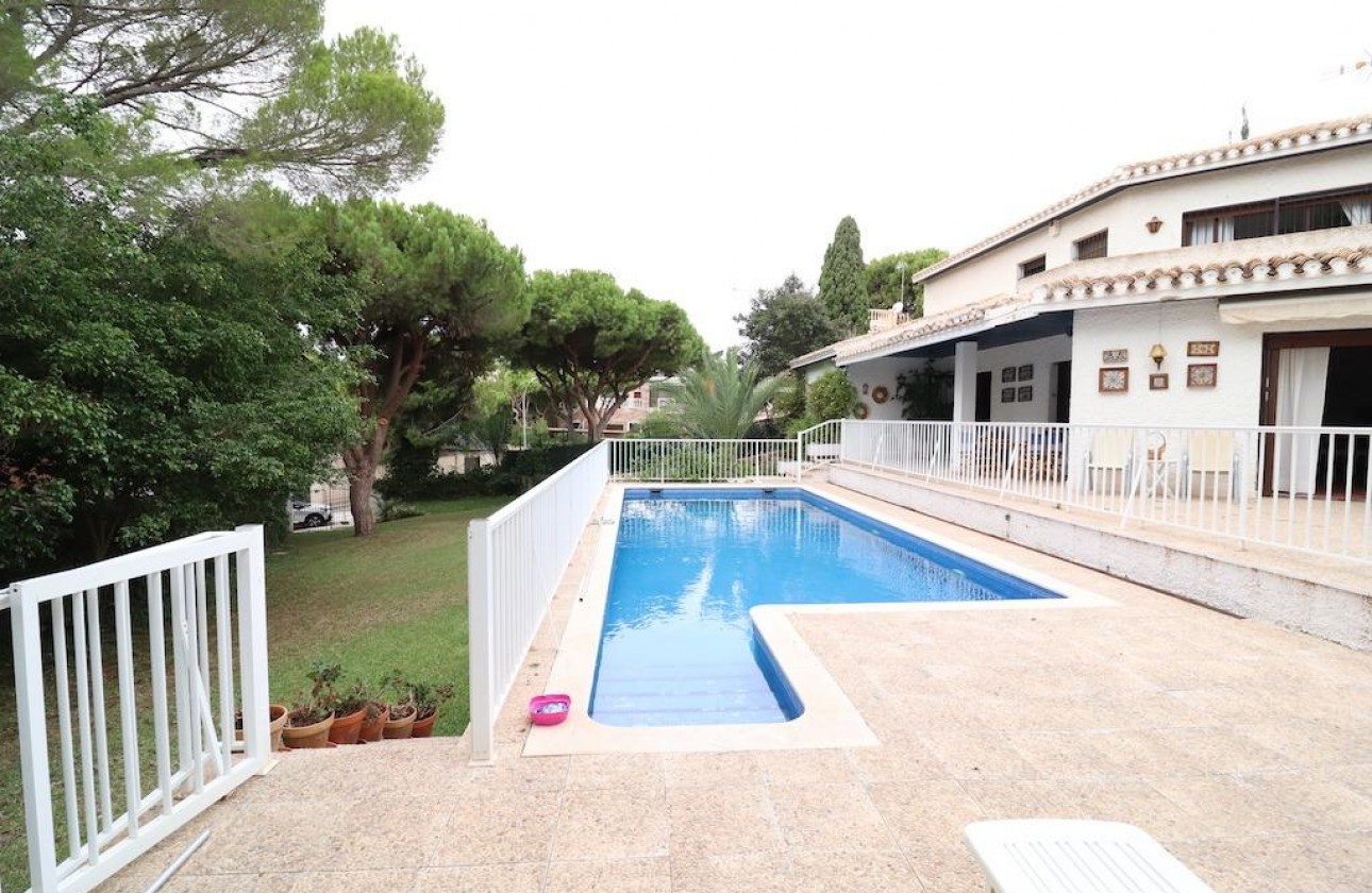 Videresalg - Detached Villa - Orihuela Costa - Campoamor