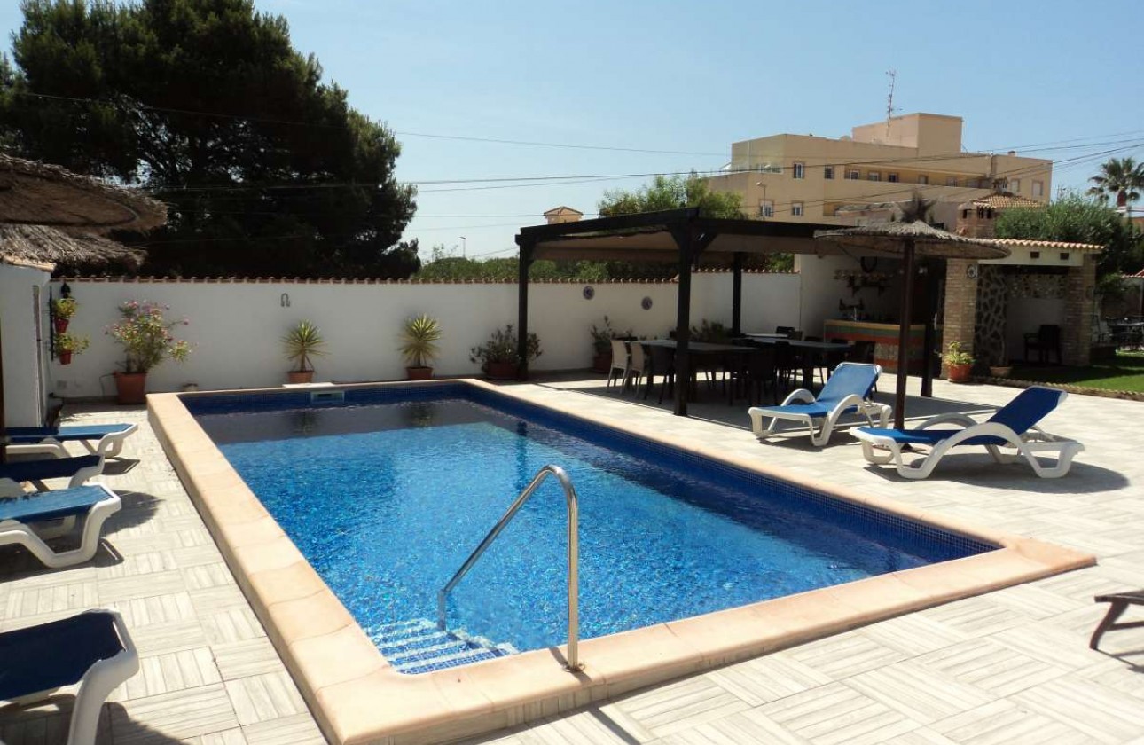 Videresalg - Detached Villa - Orihuela Costa - Lomas de Cabo Roig