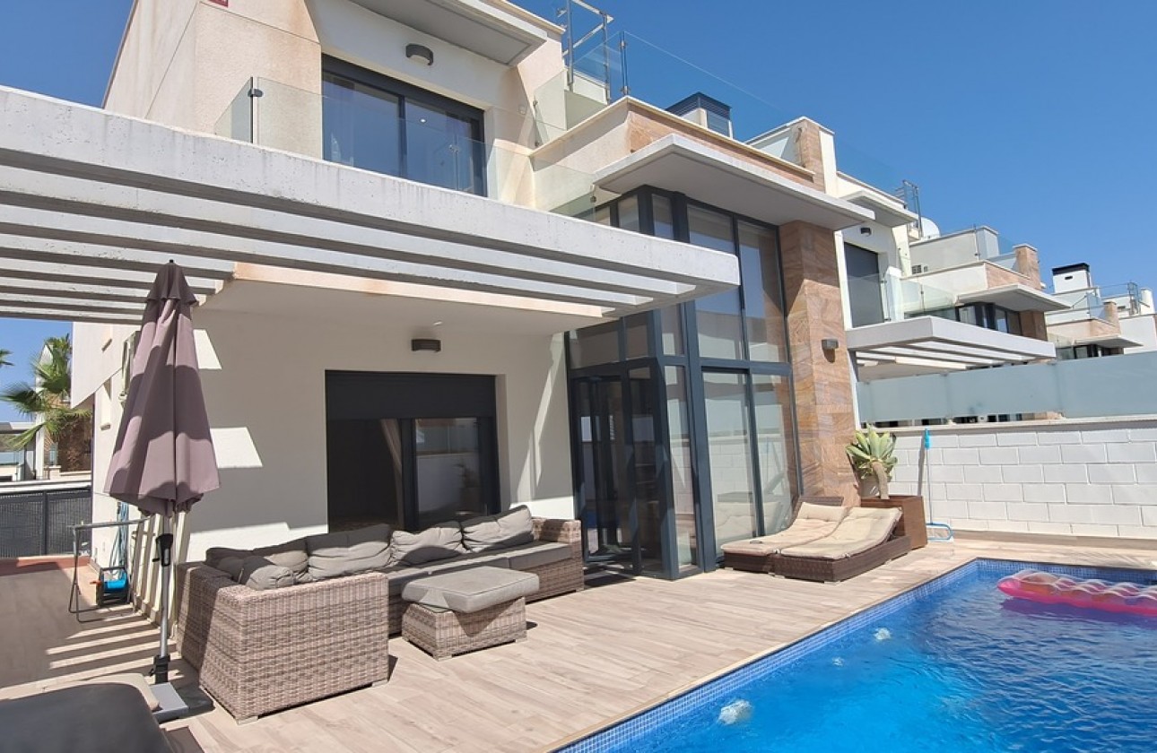 Videresalg - Detached Villa - Orihuela Costa - Lomas de Cabo Roig