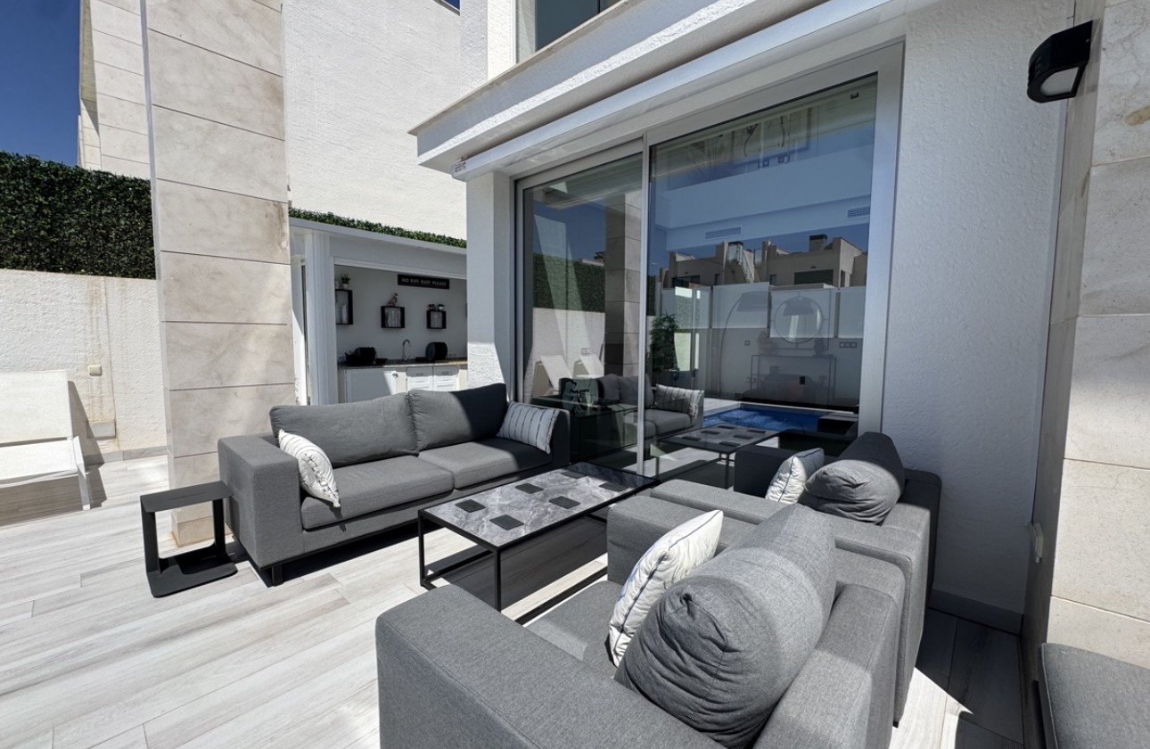 Videresalg - Detached Villa - Orihuela Costa - Lomas de Cabo Roig