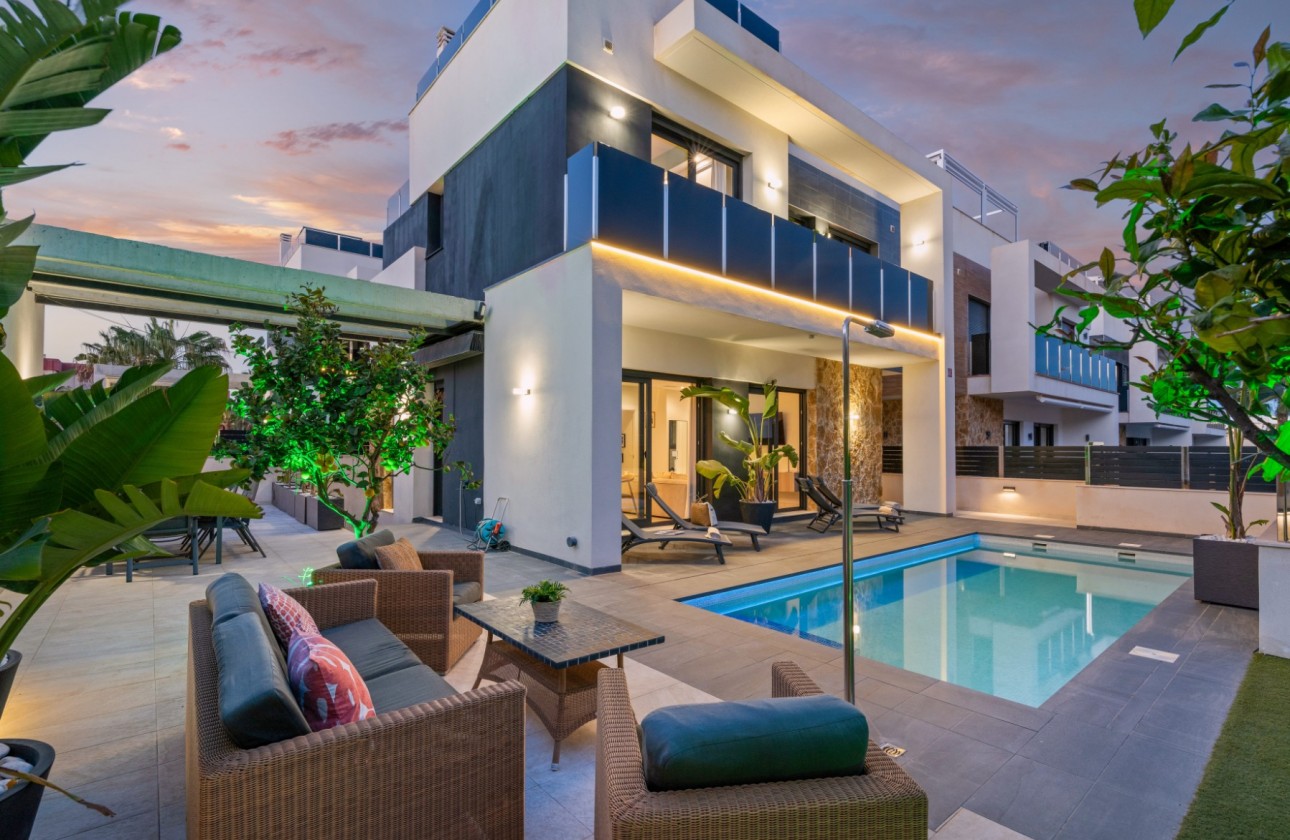 Videresalg - Detached Villa - Orihuela Costa - Lomas de Campoamor