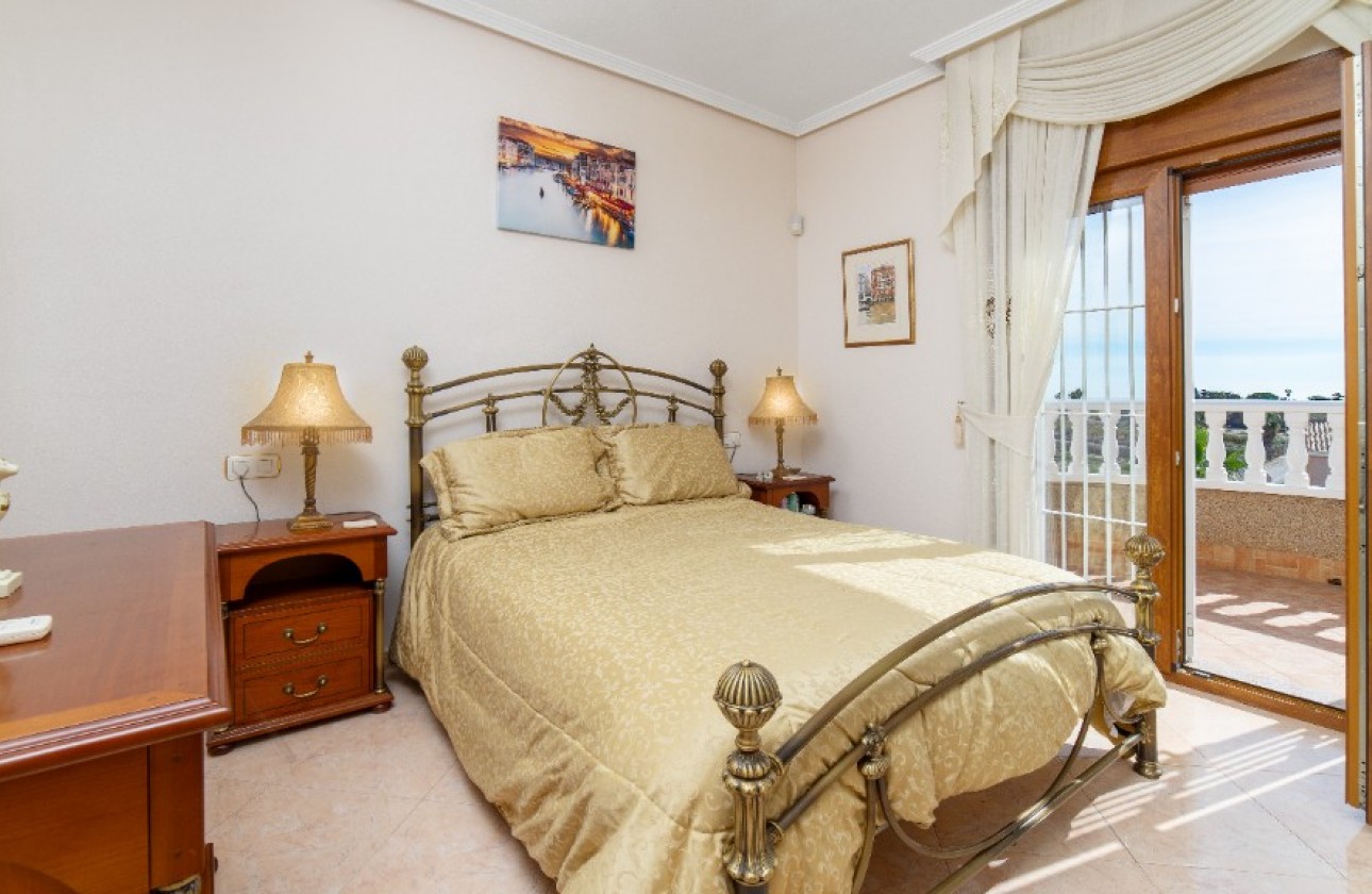 Videresalg - Detached Villa - Orihuela Costa - Los Altos