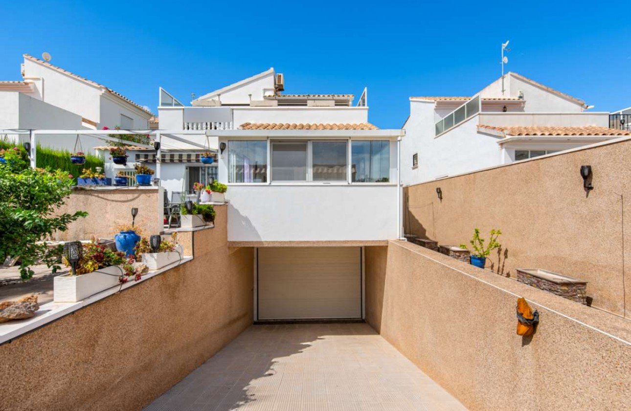 Videresalg - Detached Villa - Orihuela Costa - Punta Prima