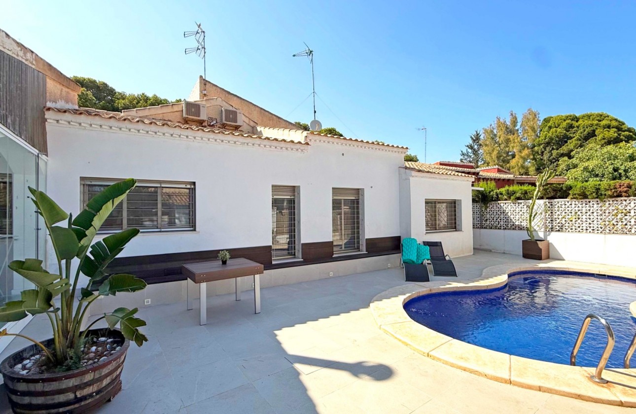 Videresalg - Detached Villa - Orihuela Costa - Punta Prima