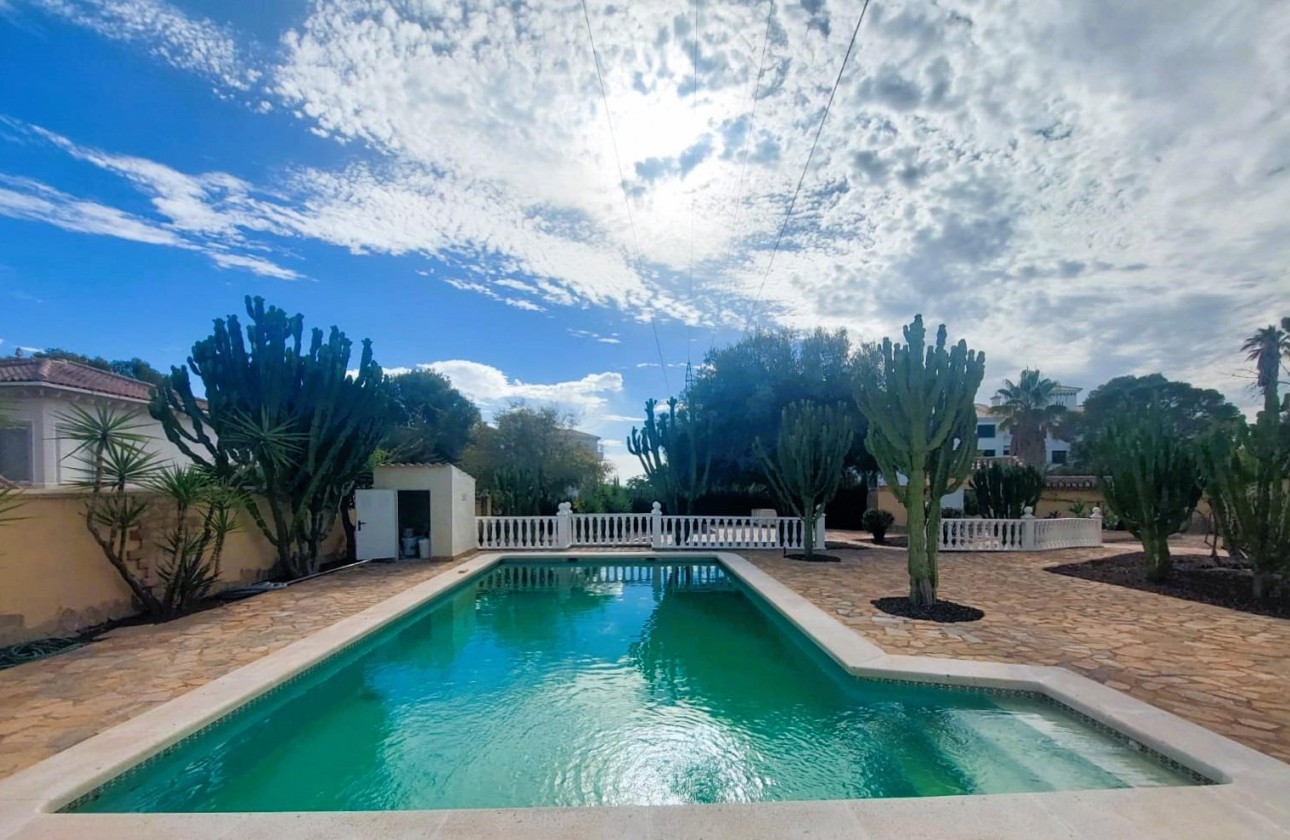 Videresalg - Detached Villa - Orihuela Costa - Villamartín