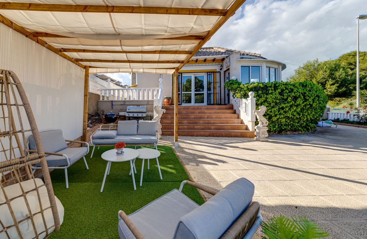 Videresalg - Detached Villa - Orihuela Costa - Villamartín