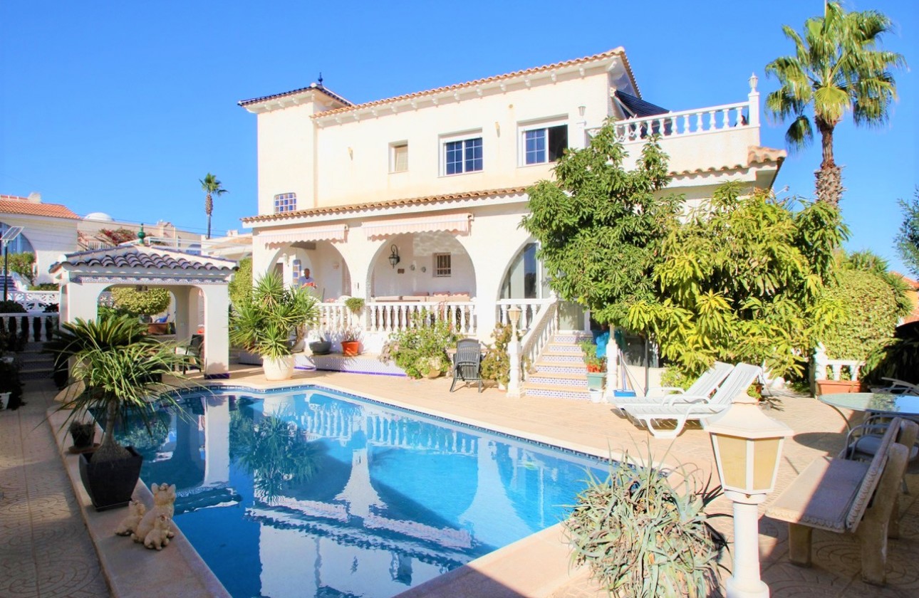 Videresalg - Detached Villa - Orihuela Costa - Villamartín