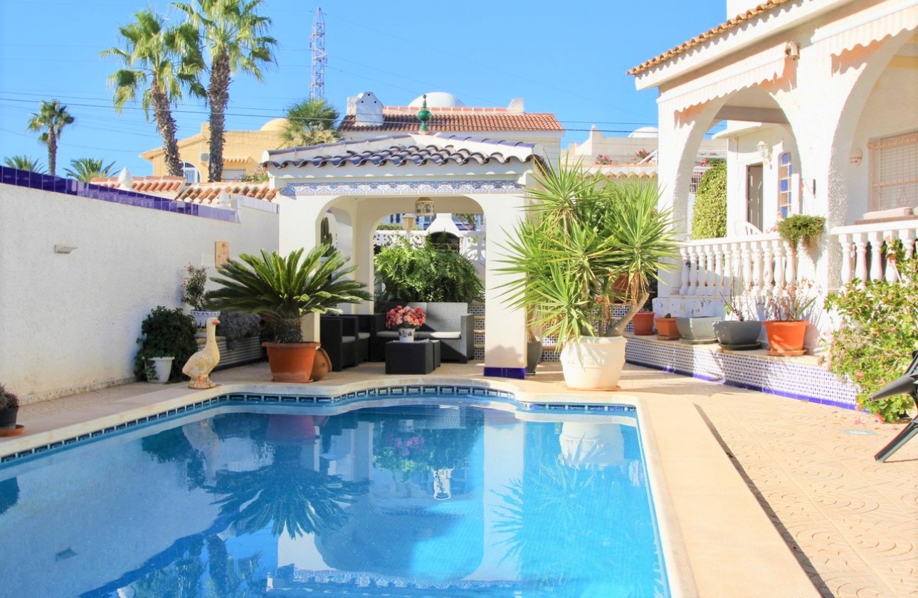 Videresalg - Detached Villa - Orihuela Costa - Villamartín