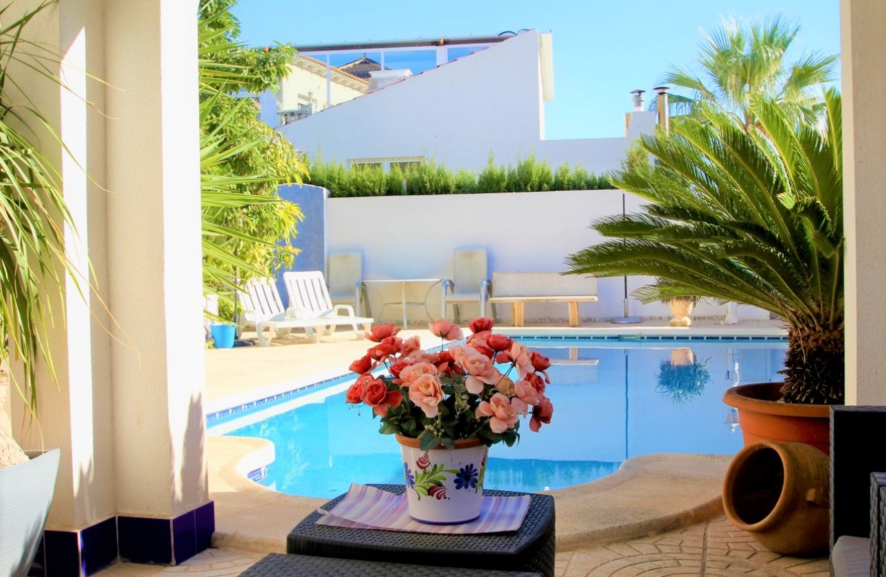 Videresalg - Detached Villa - Orihuela Costa - Villamartín