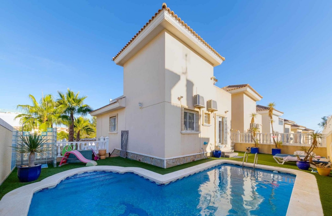 Videresalg - Detached Villa - Orihuela Costa - Villamartín