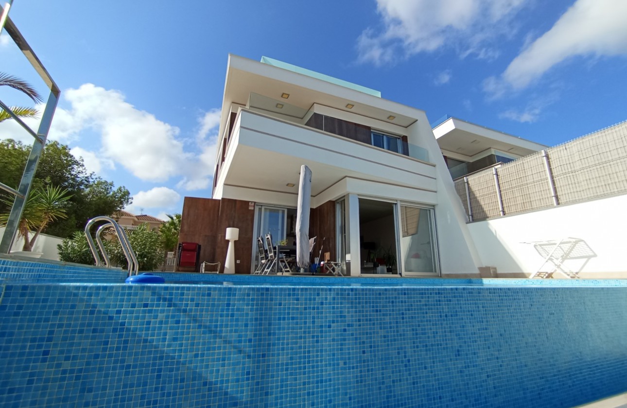 Videresalg - Detached Villa - Orihuela Costa - Villamartín