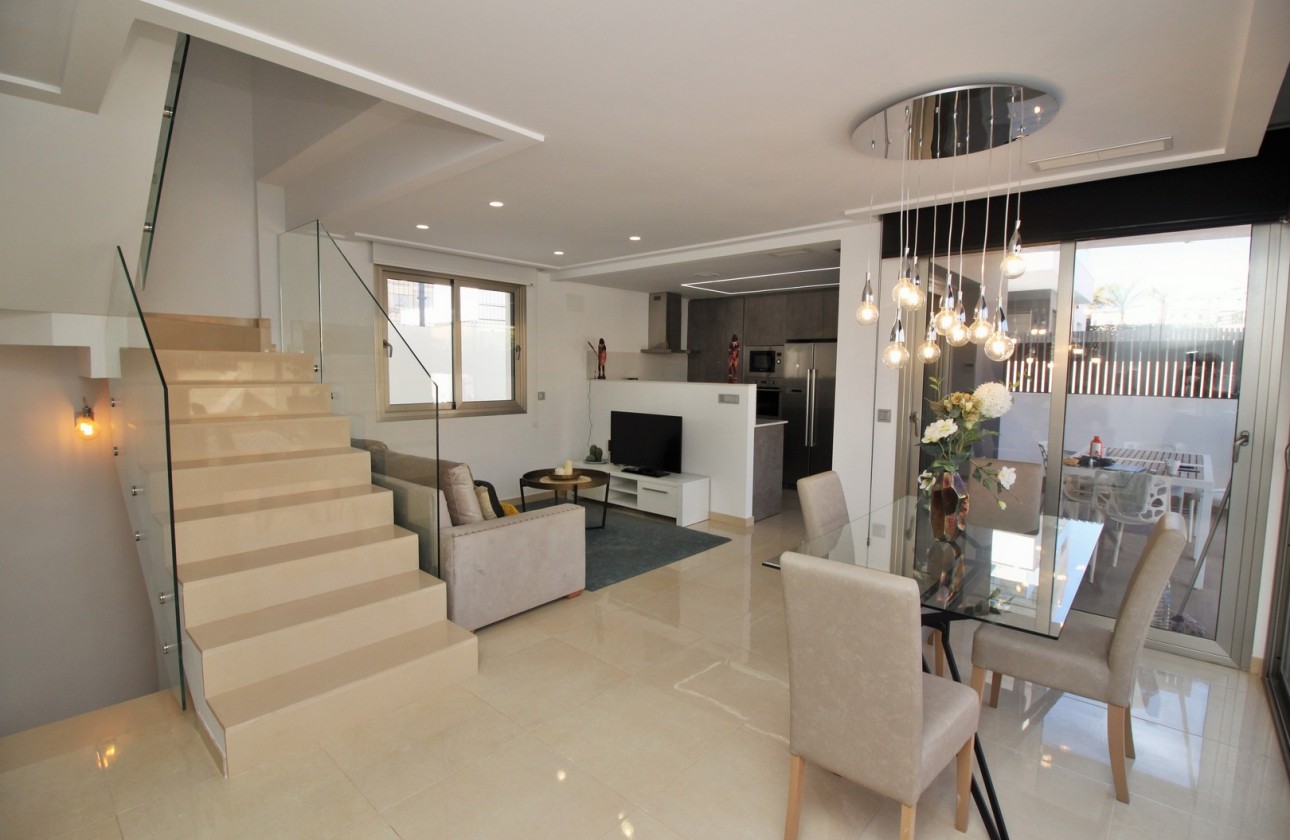 Videresalg - Detached Villa - Orihuela Costa - Villamartín