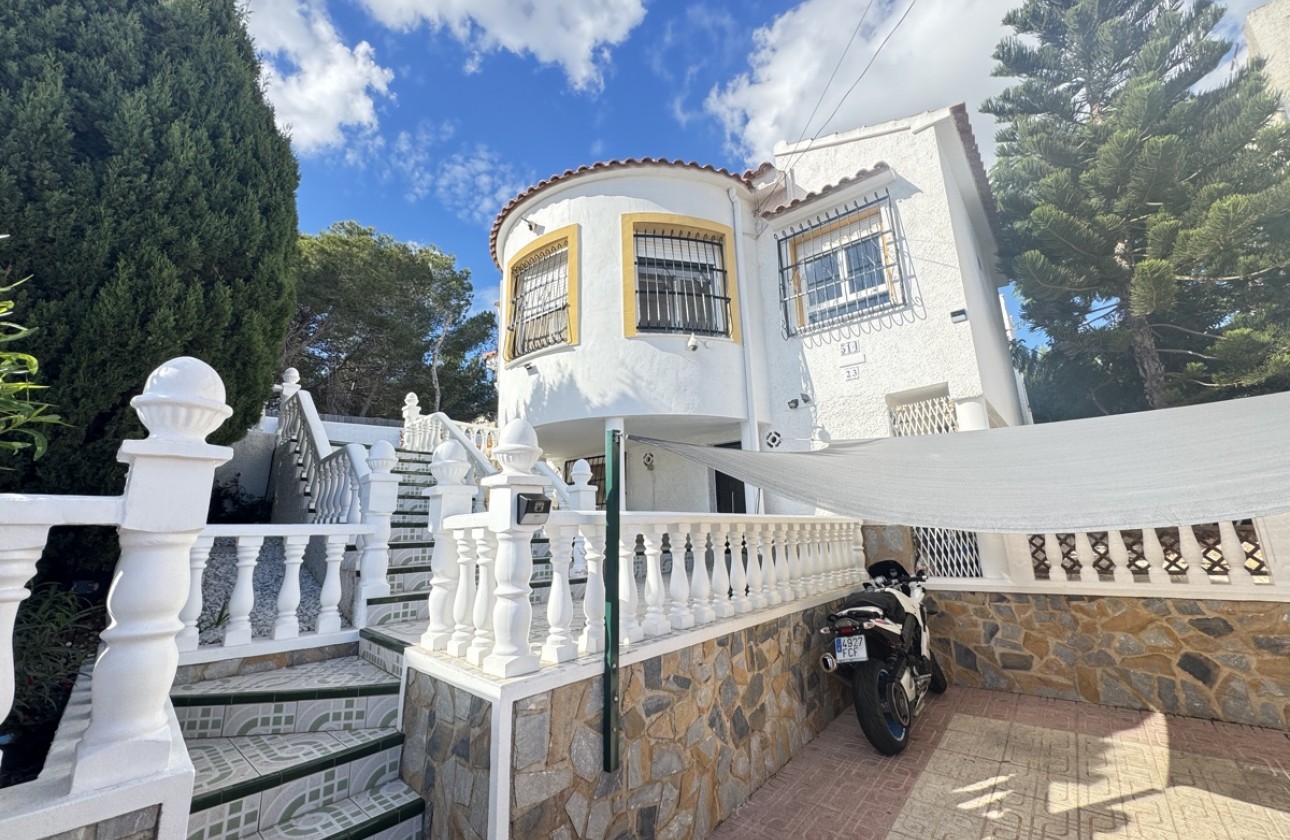 Videresalg - Detached Villa - Orihuela Costa - Villamartín