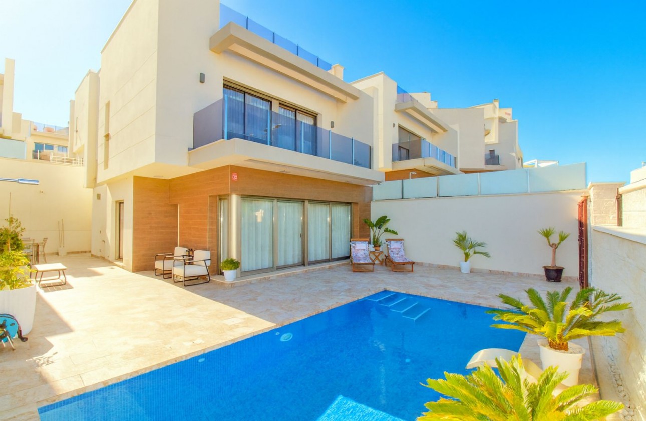 Videresalg - Detached Villa - Orihuela Costa - Villamartín