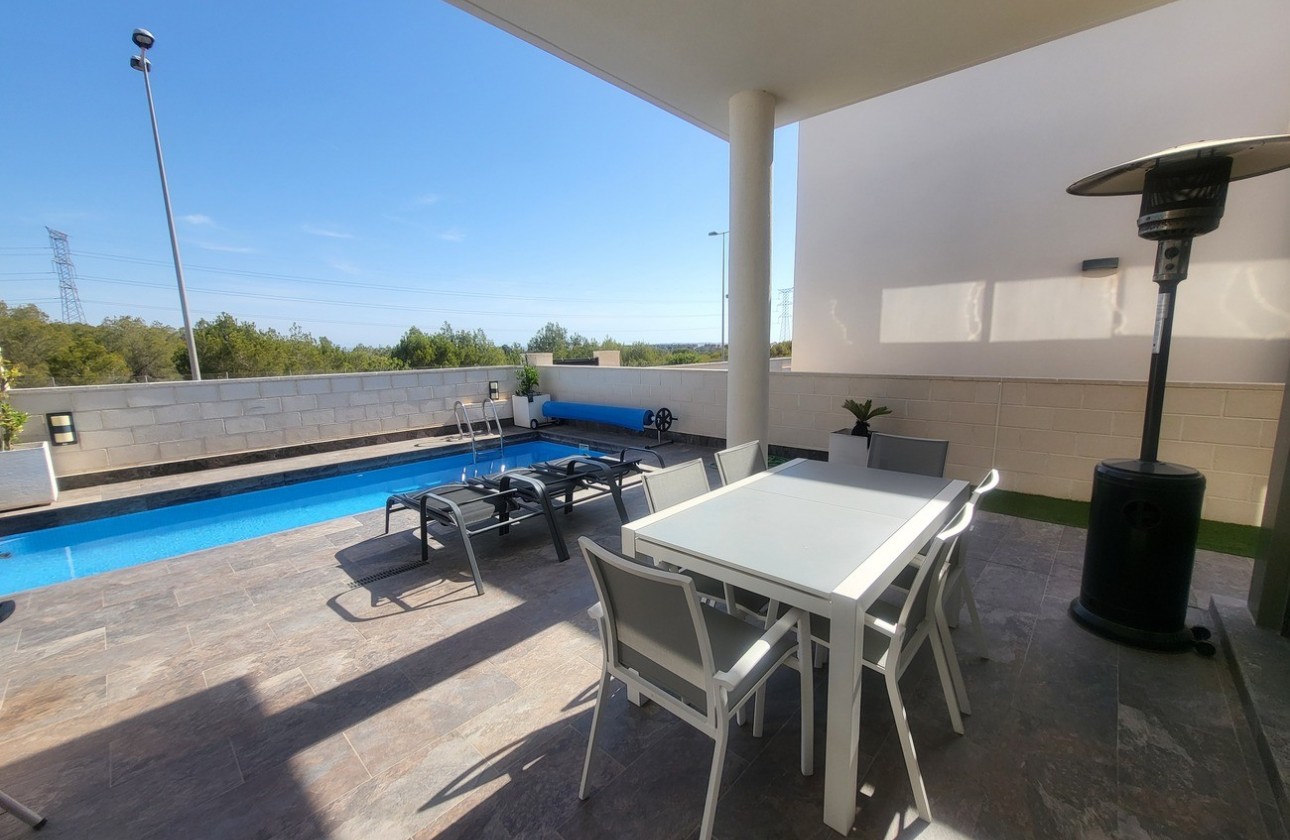 Videresalg - Detached Villa - Orihuela Costa - Villamartín