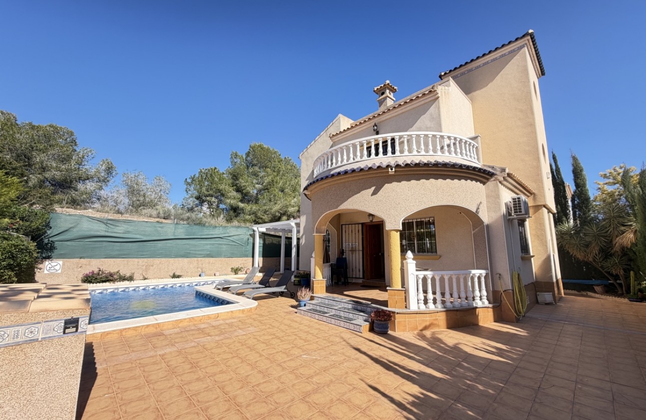 Videresalg - Detached Villa - Orihuela Costa - Villamartín