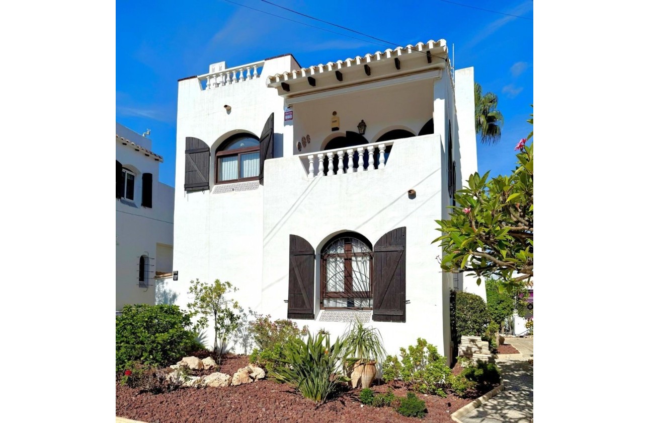 Videresalg - Detached Villa - Orihuela Costa - Villamartín