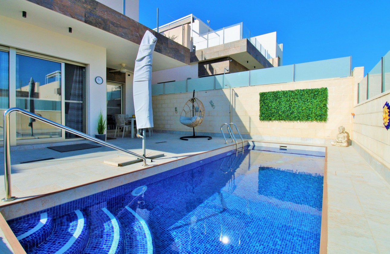 Videresalg - Detached Villa - Orihuela Costa - Villamartín